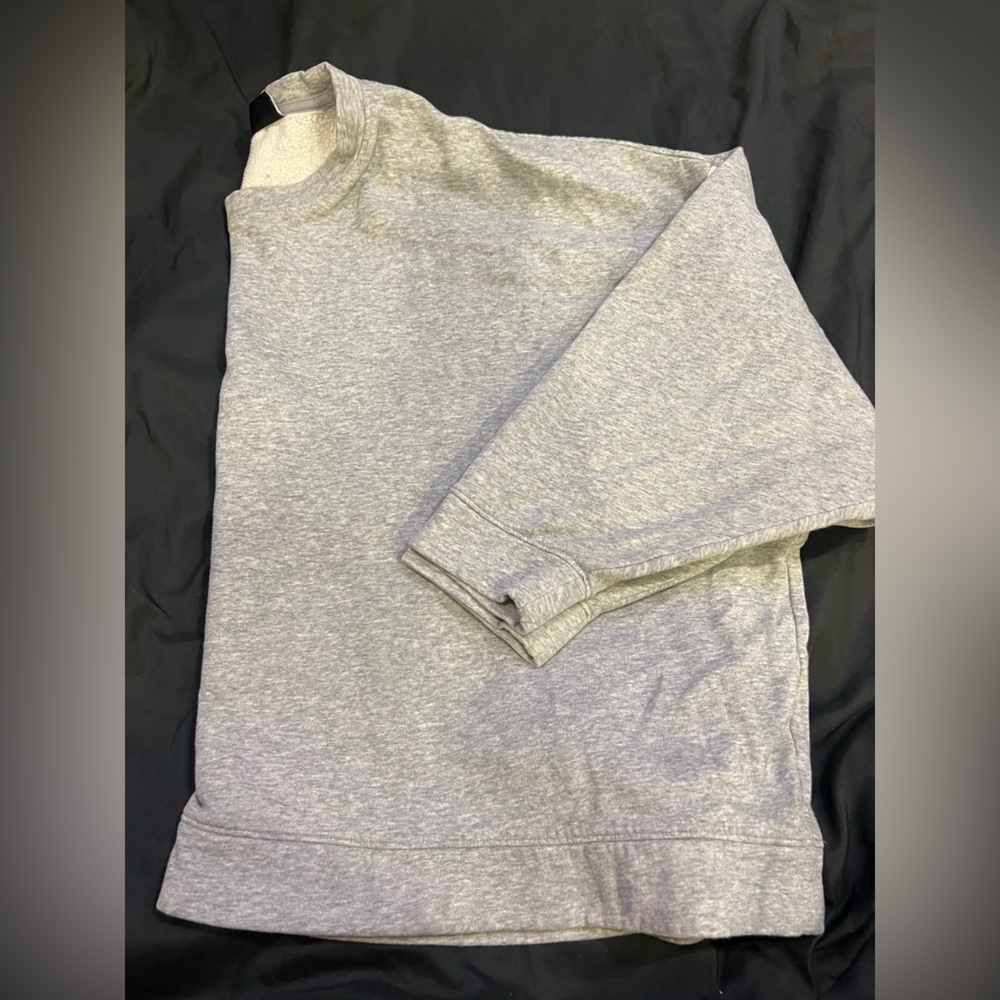 UNDER-ARMOR RELAXED FIT CREWNECK